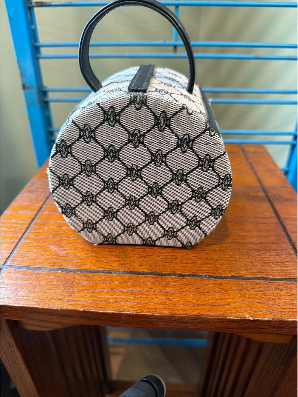 Small Round Jewelry Box with Mirror and Compartments